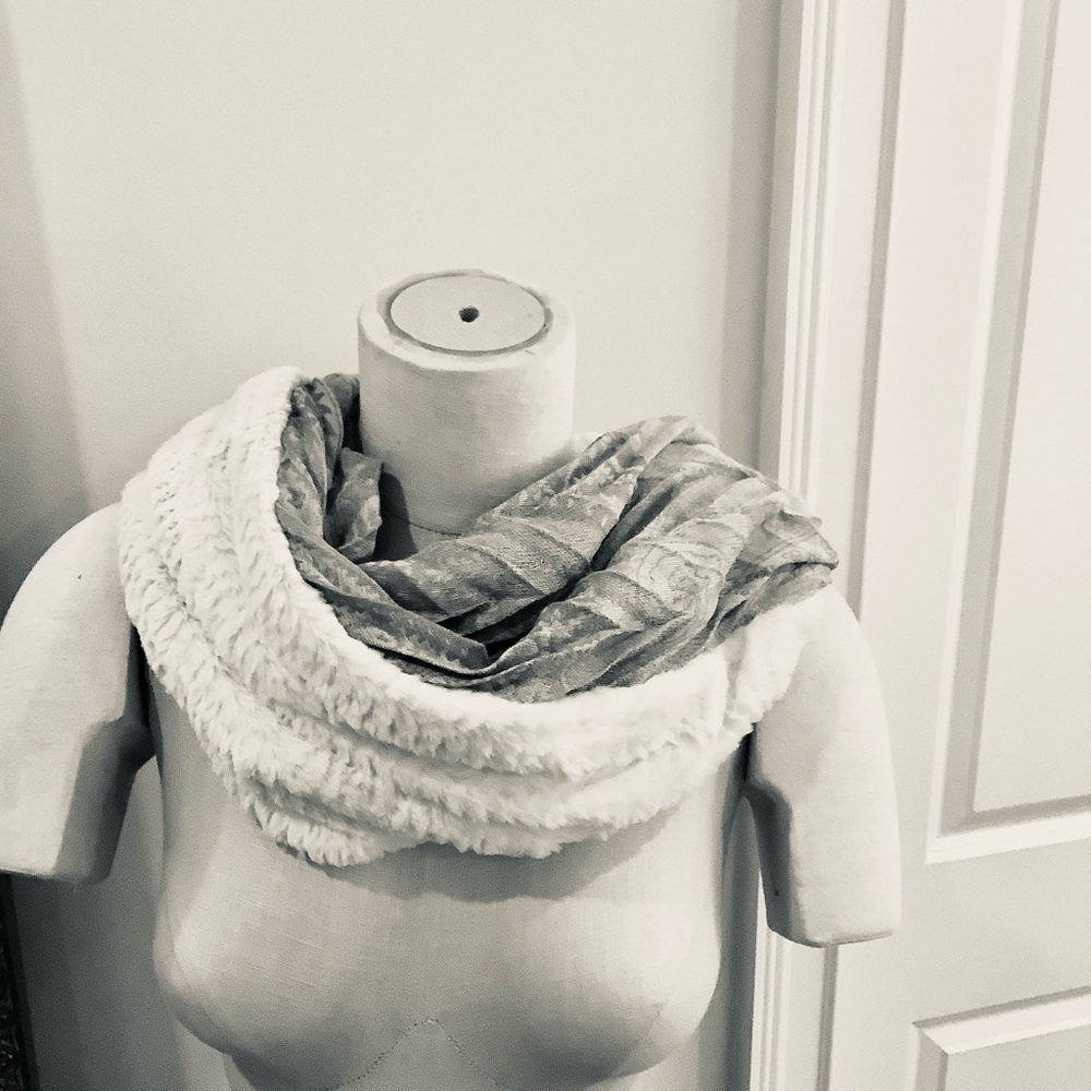 Furocious Faux Fur Scarf. NWT
